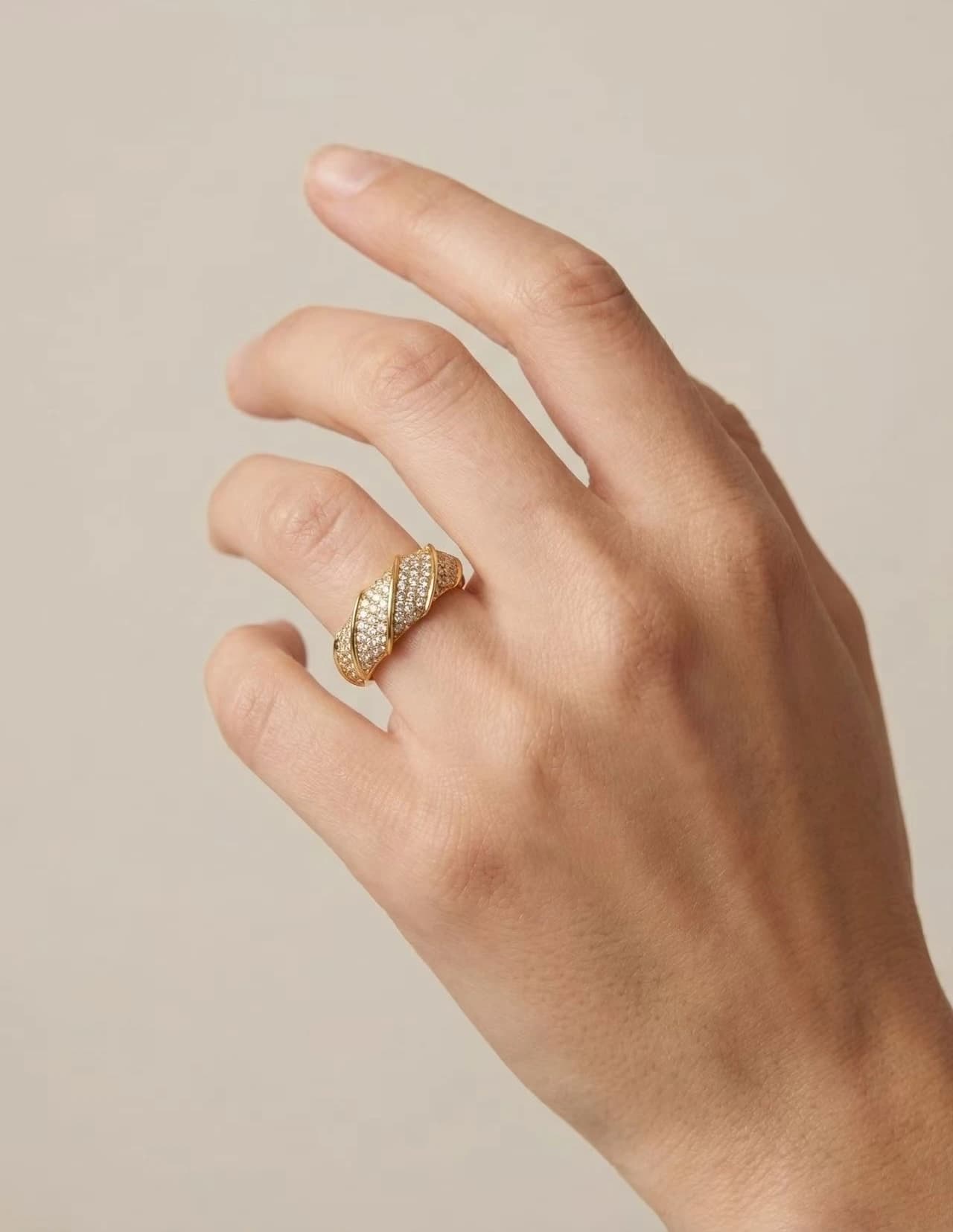 Bague ondulé strass