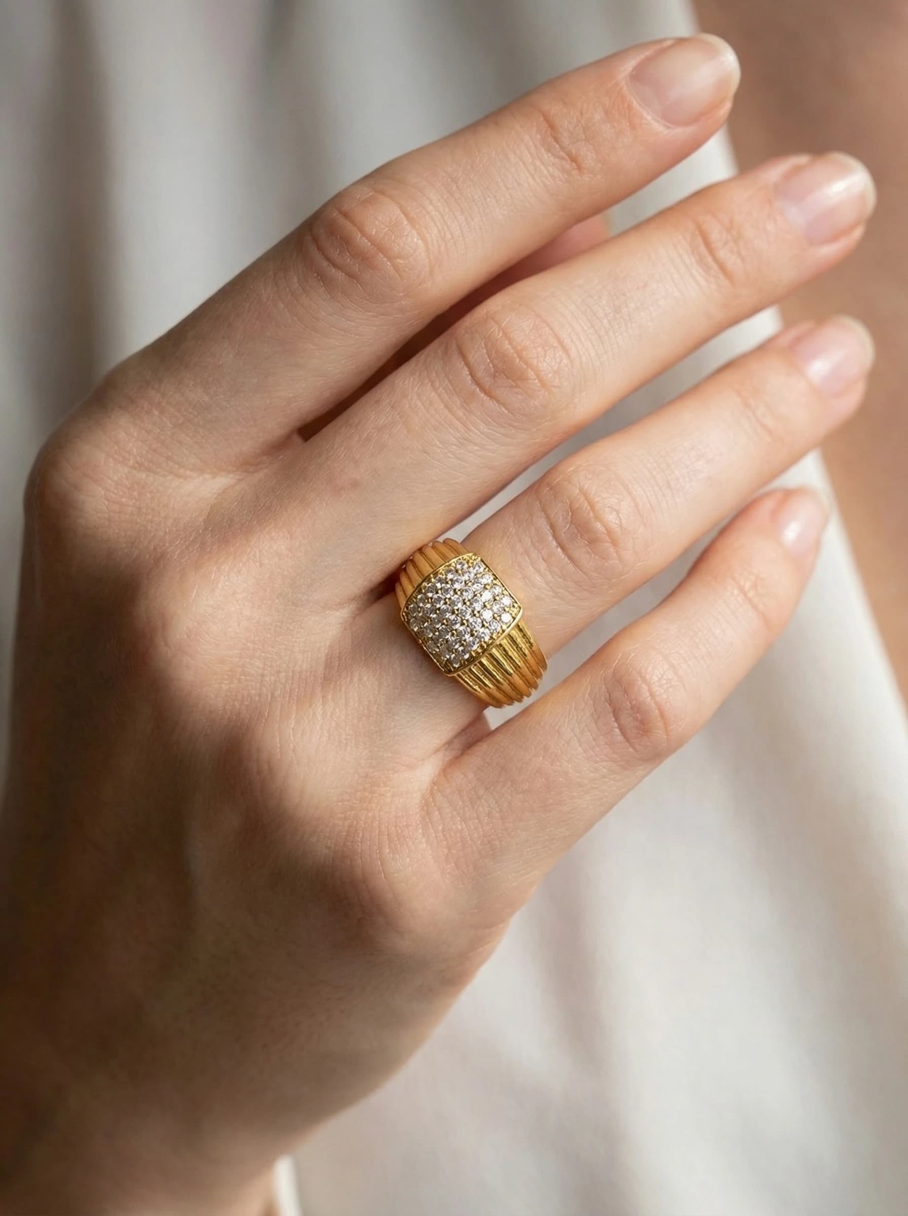Bague carré strass