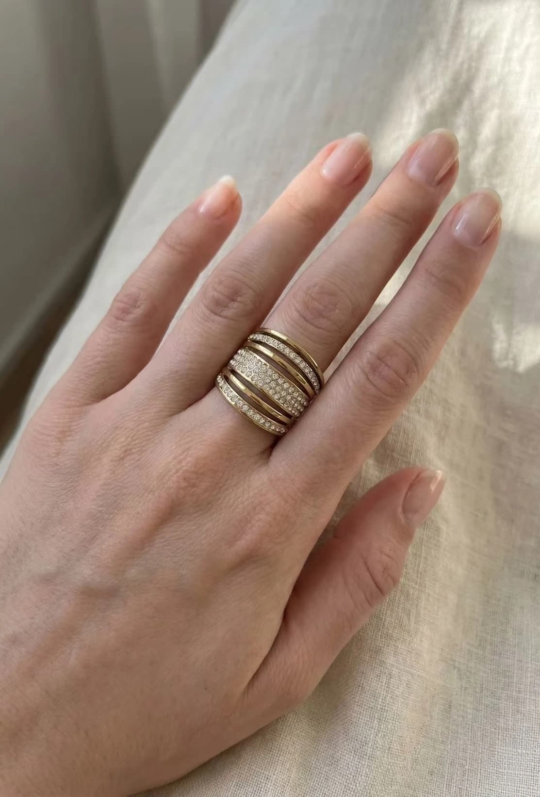 Bague lignes strass