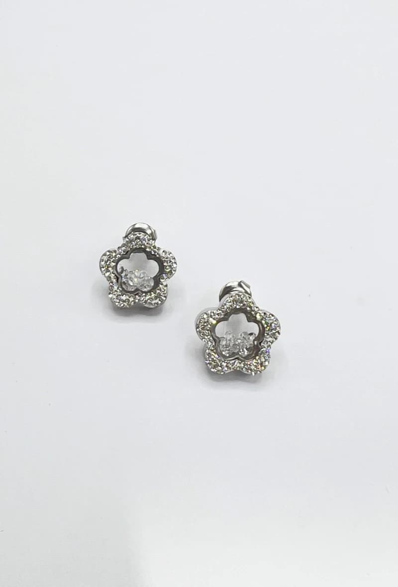 Boucle d'oreille fleur avec strass