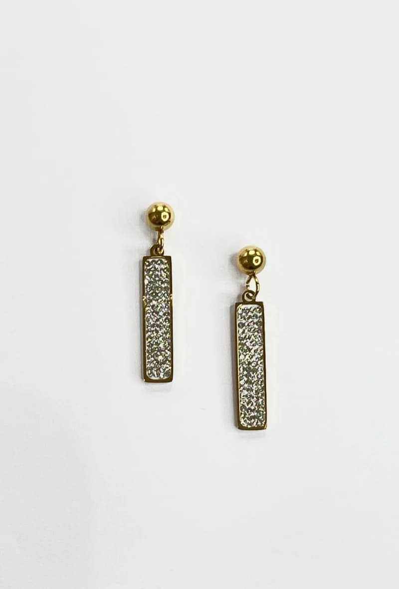 Boucle d'oreille barre