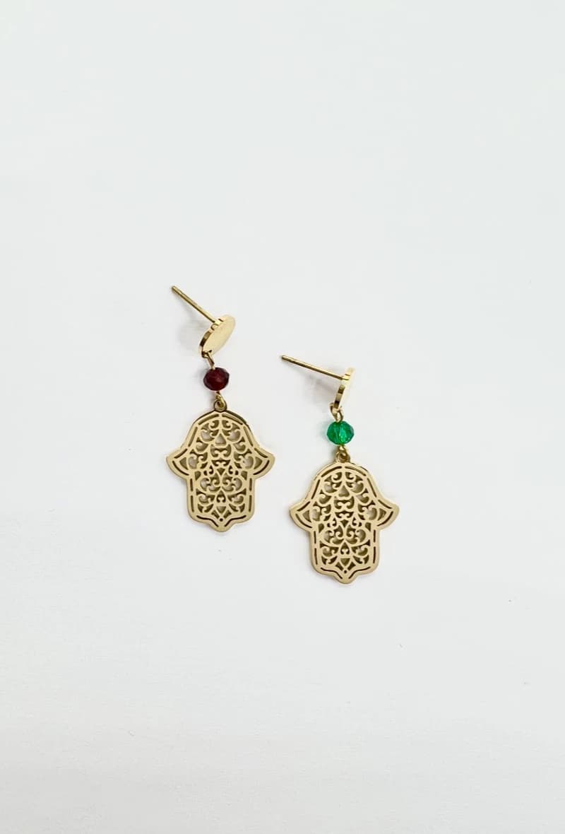 Boucle d'oreille main