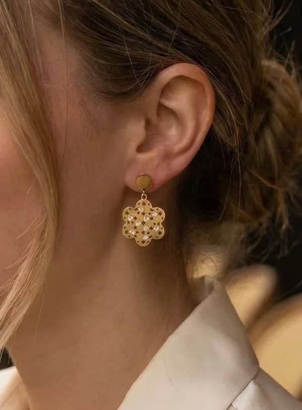 Boucle d'oreille fleur