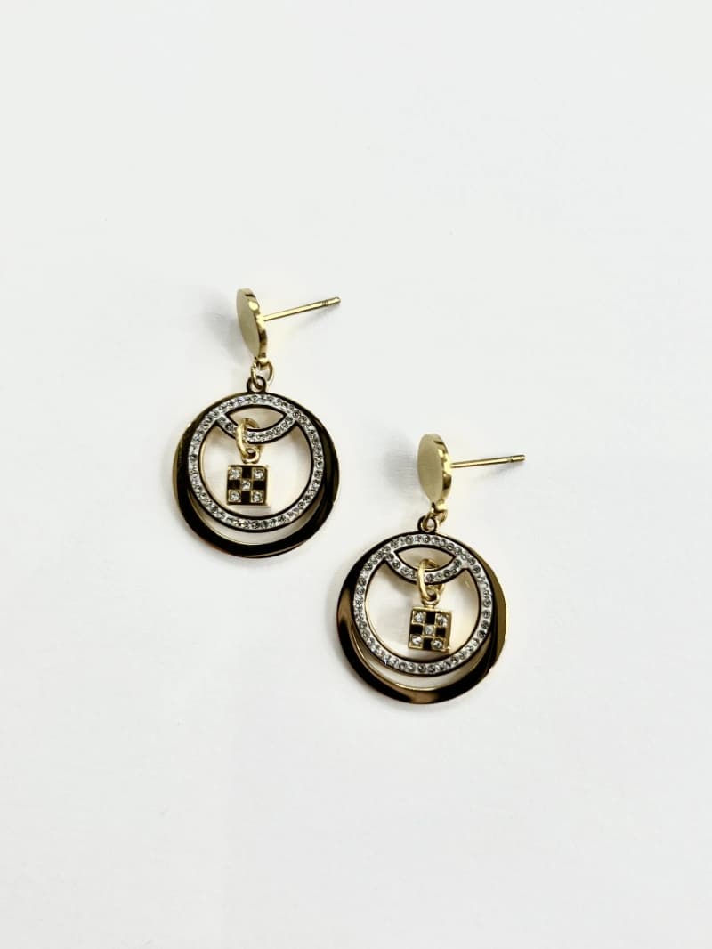 Boucle d'oreille dé