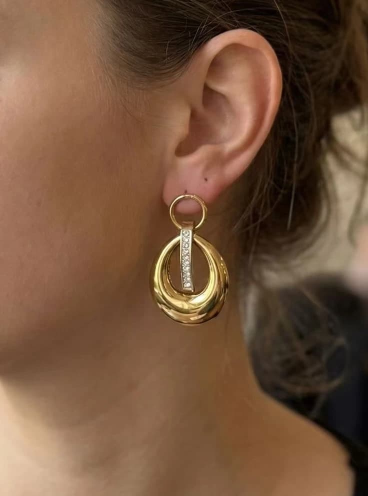 Boucle d'oreille goutte strass