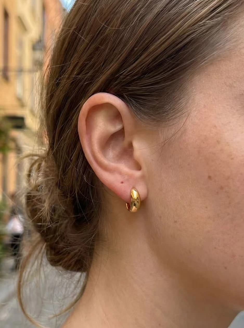 Boucle d'oreille petite virgule