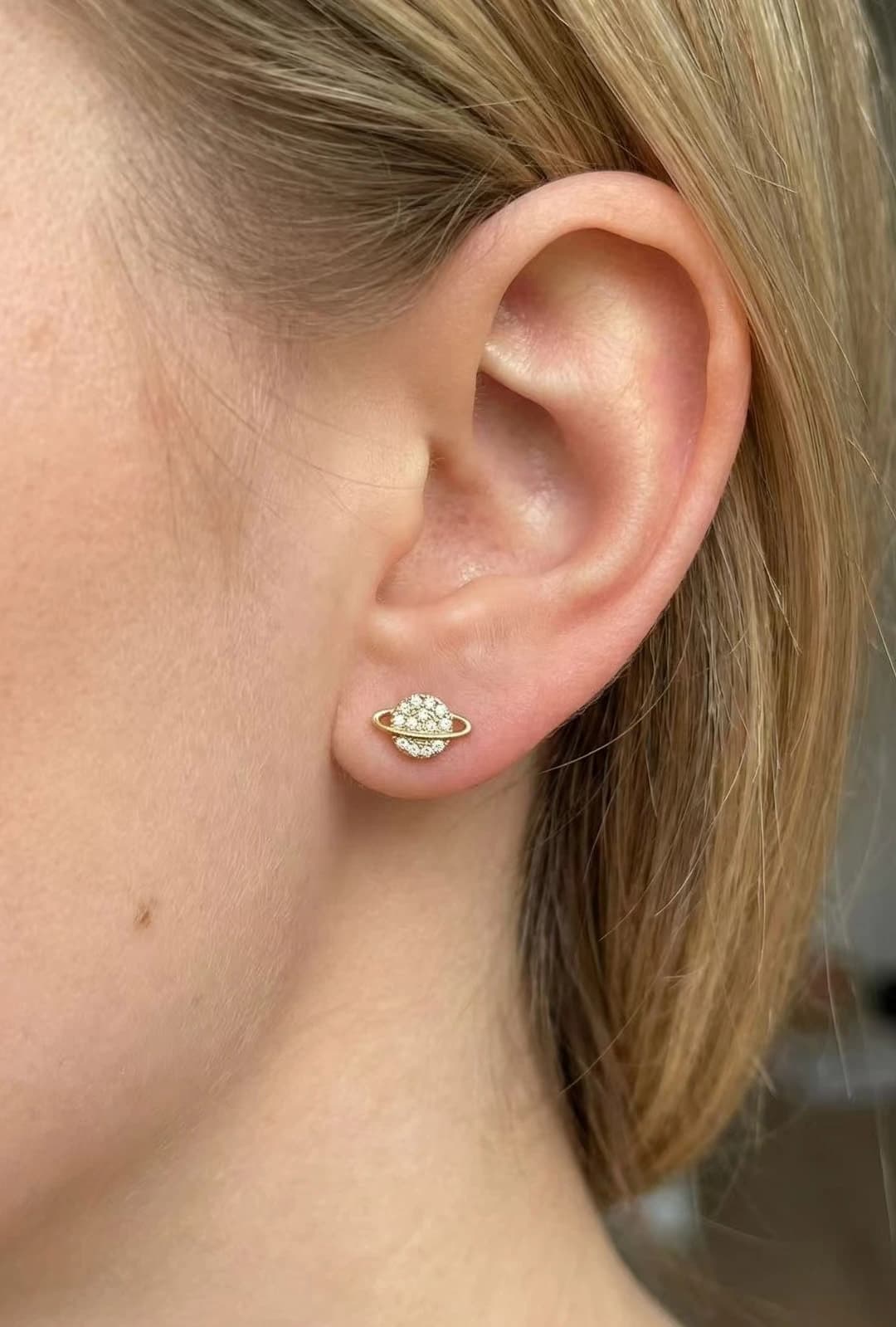 Boucle d'oreille puce Saturne