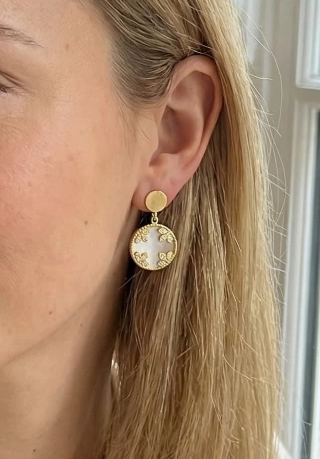 Boucle d'oreille rond feuille nacre