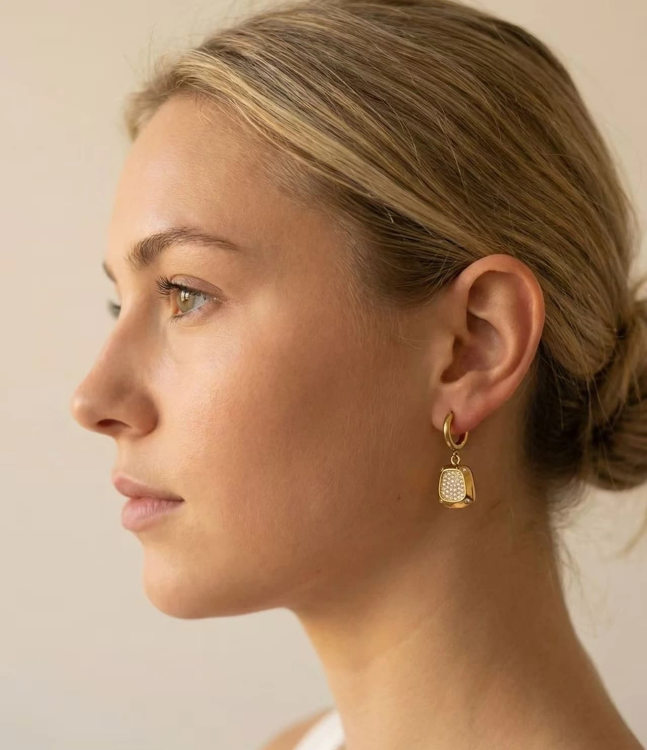 Boucles d'oreilles carré strass