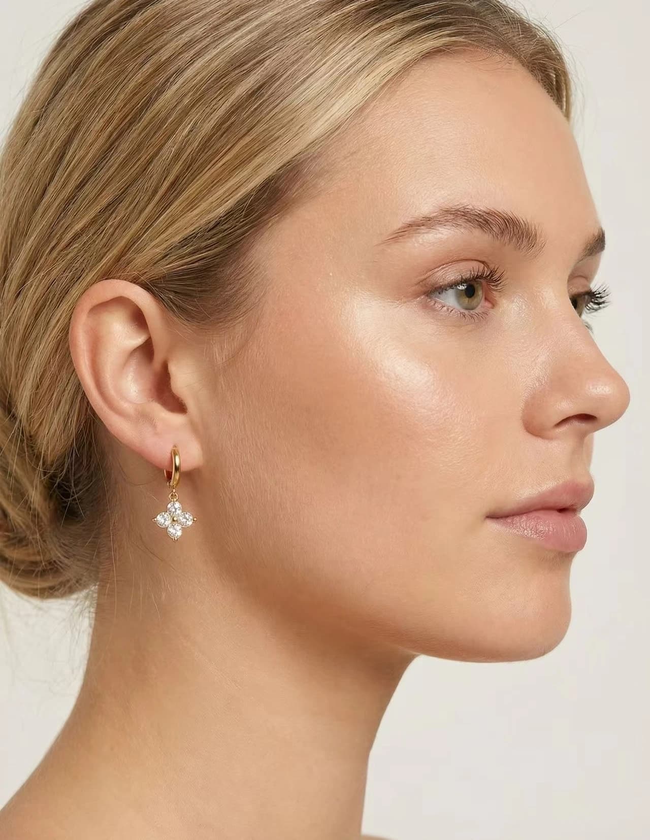 Boucles d'oreilles trèfle strass