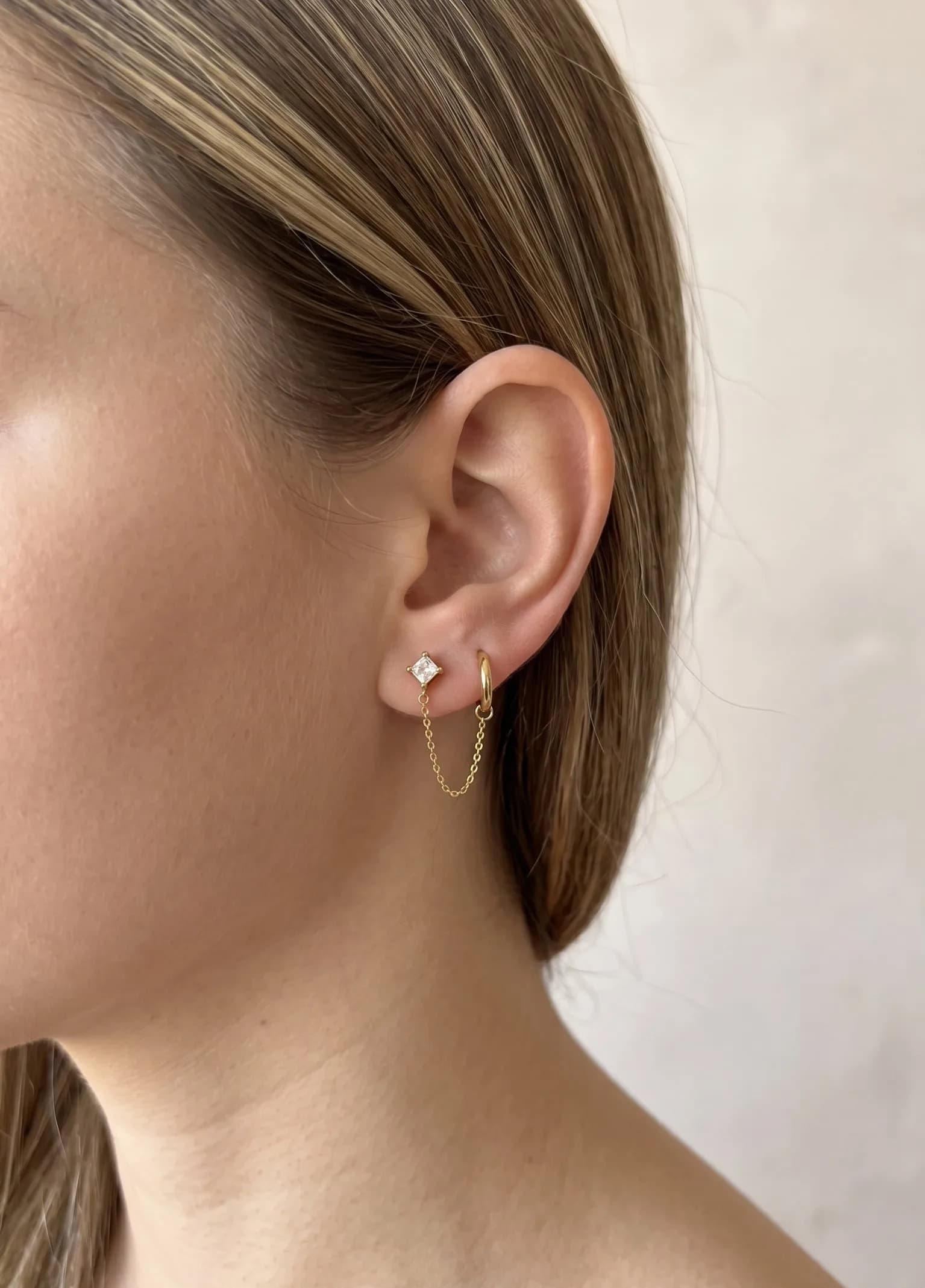 Piercing 316L motif carré avec strass