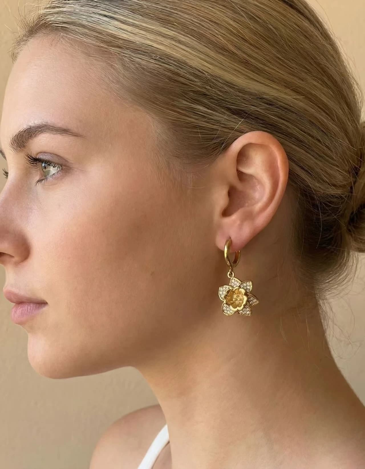 Boucles d’oreilles fleur strass