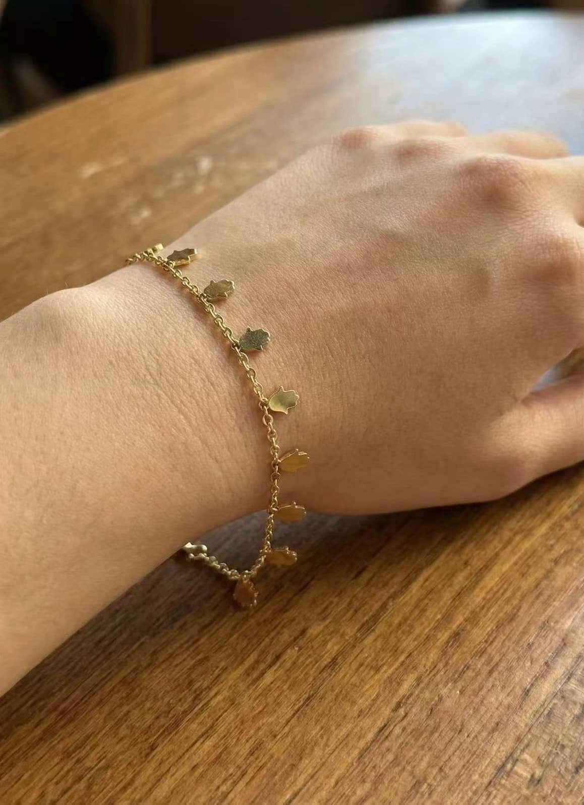 Bracelet main