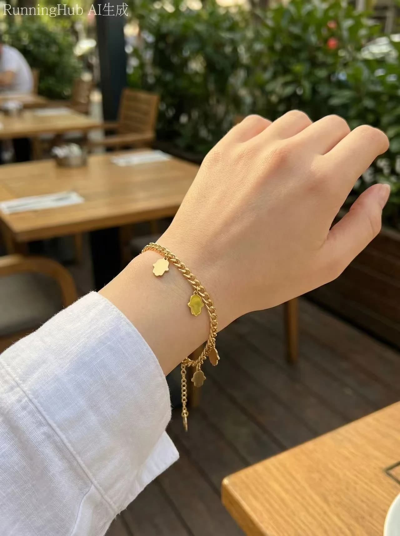 Bracelet main