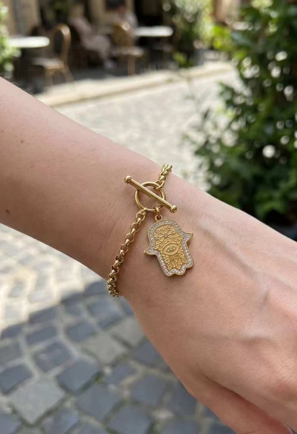 Bracelet main
