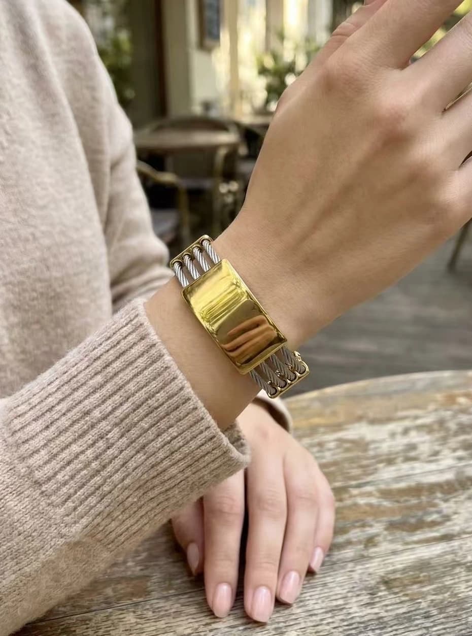 Bracelet jonc plaque