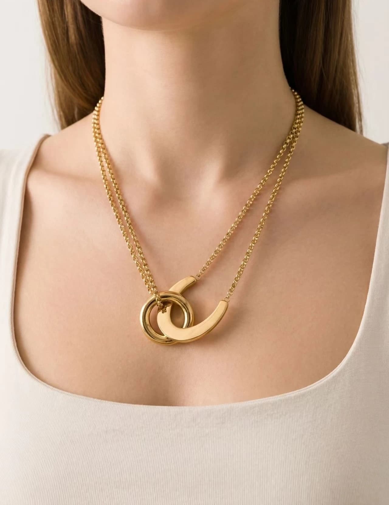 Collier cercle et U