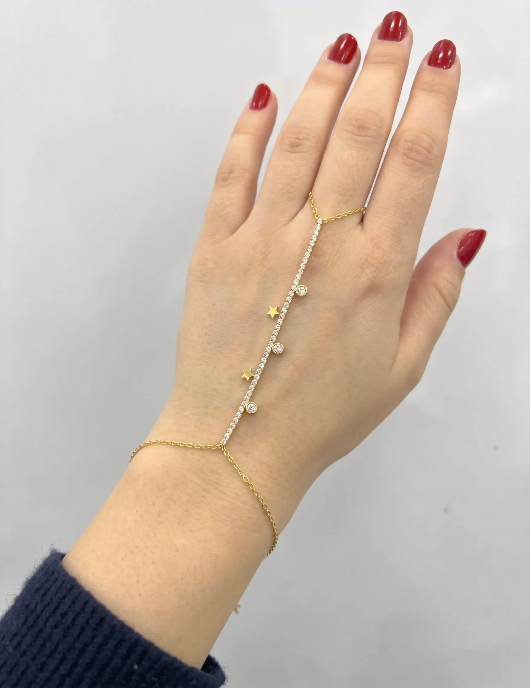 Bracelet de main étoile avec des strass