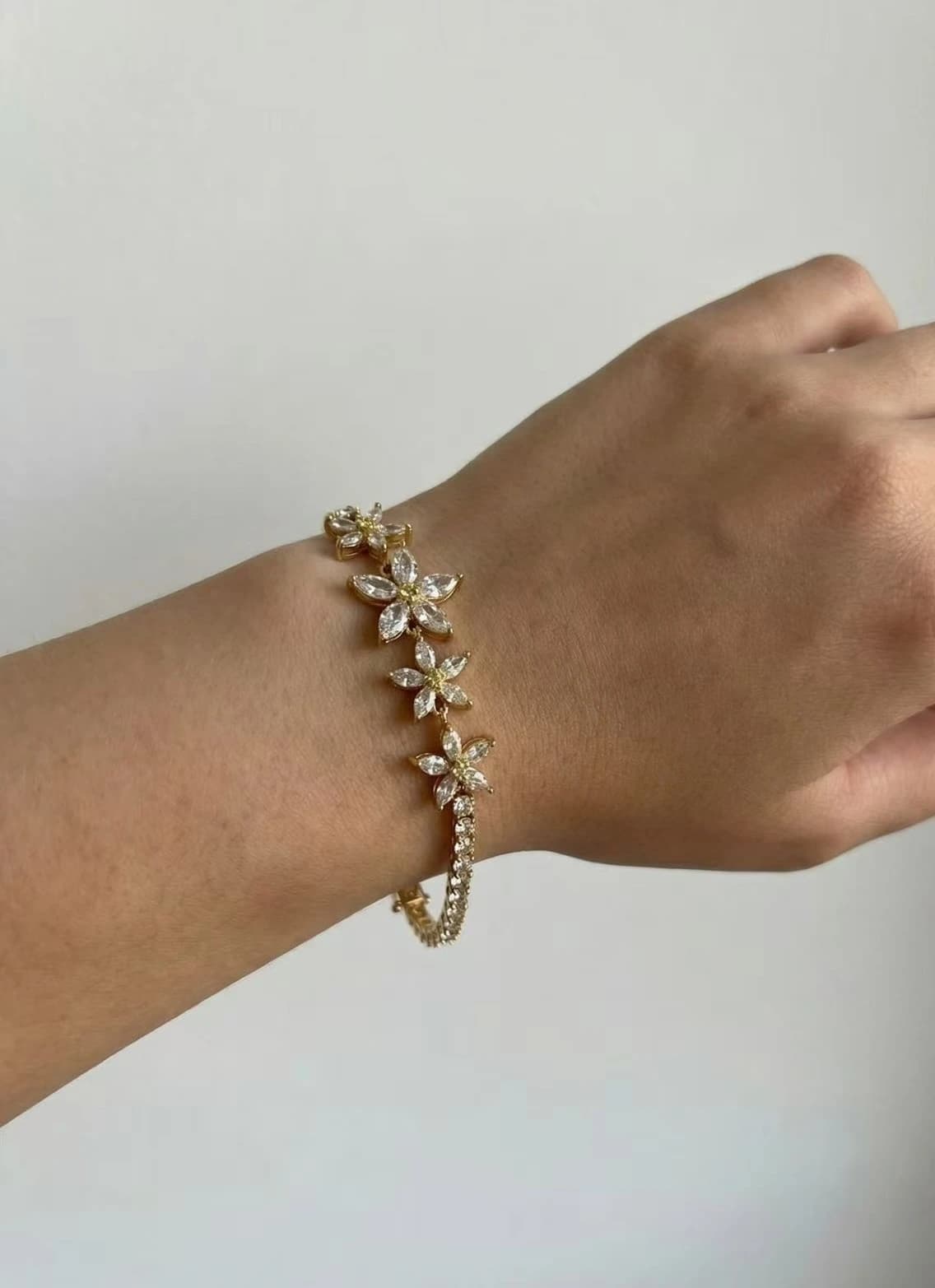Bracelet fleurs strass