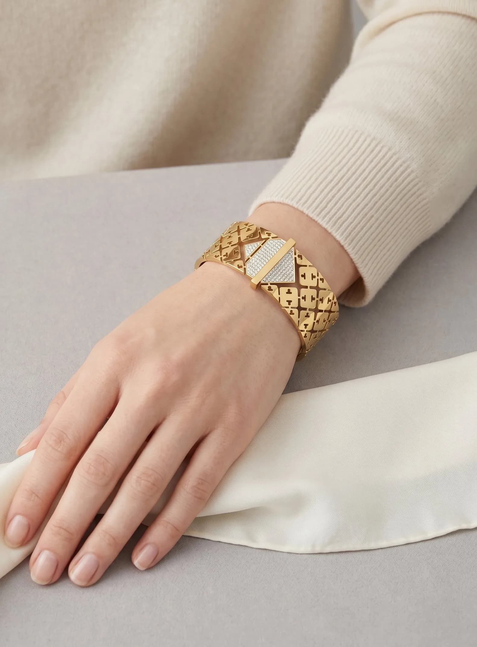 Bracelet jonc ceinture strass