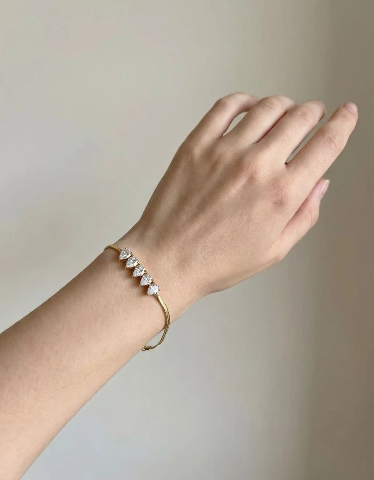 Bracelet goutte strass