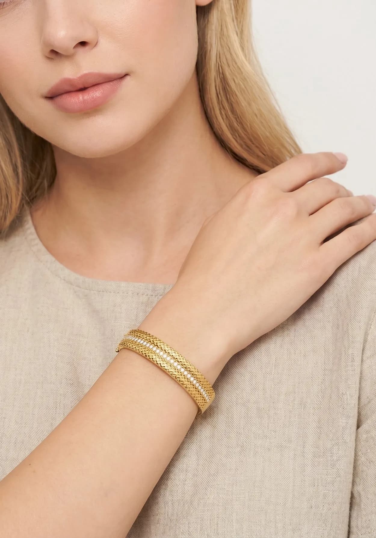 Bracelet jonc petits carrés