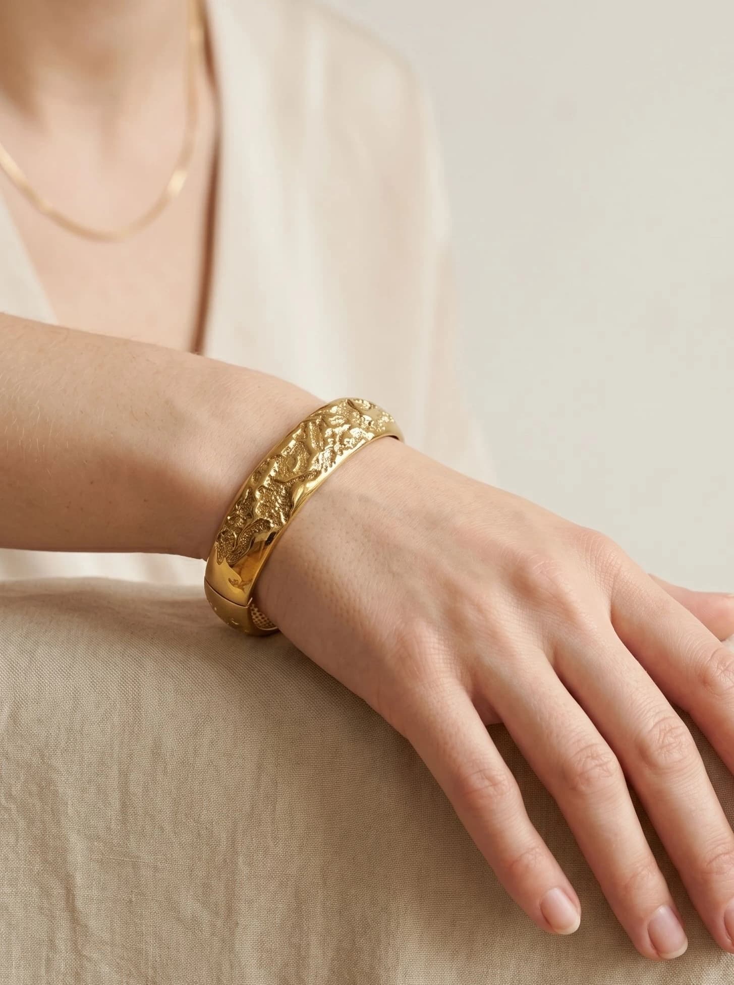 Bracelet jonc motif martelé