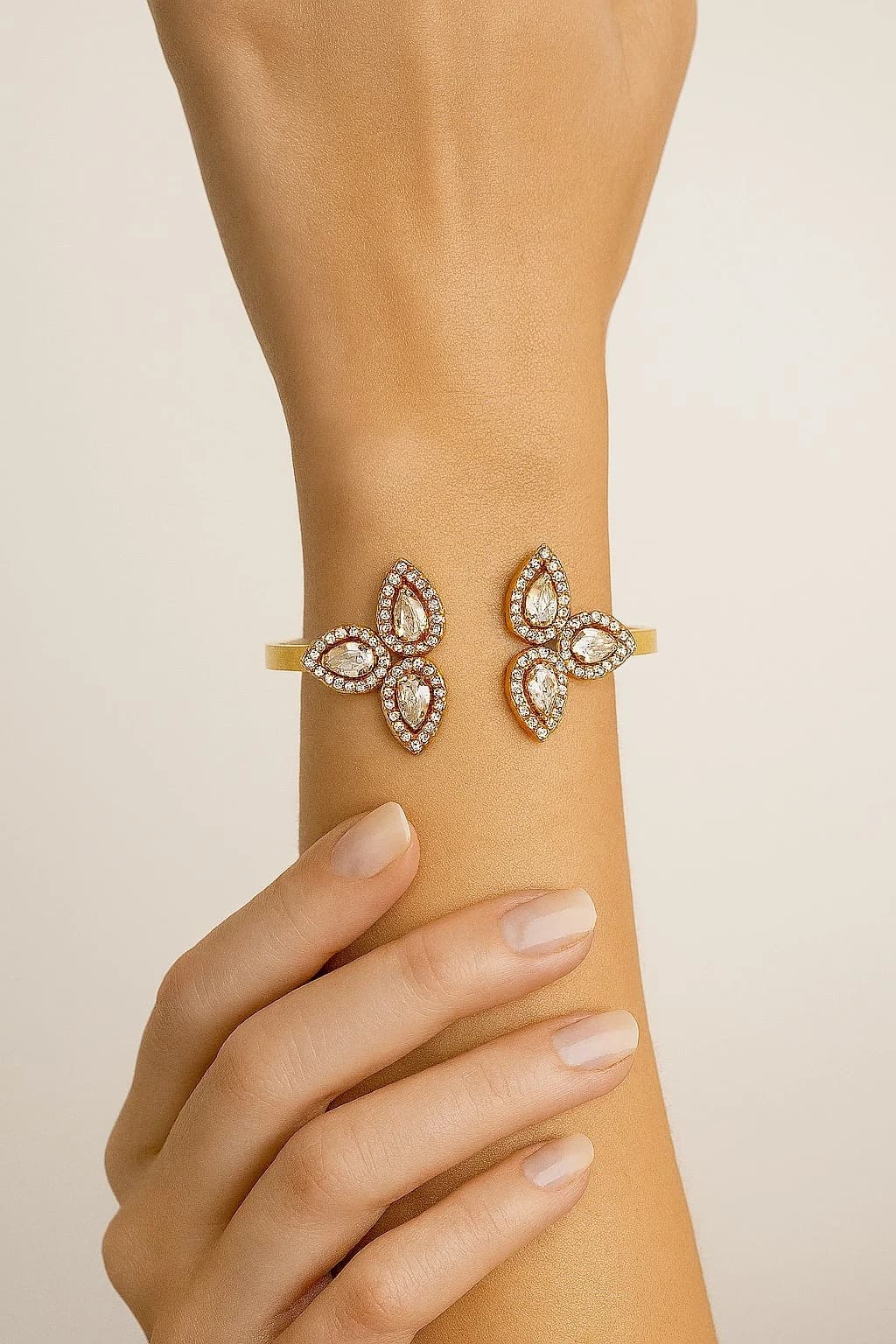 Bracelet jonc fleur 3 pétales