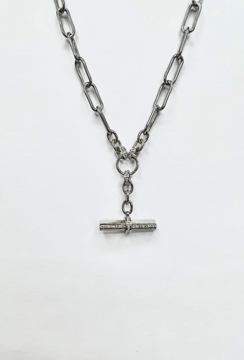 Collier bâton strass