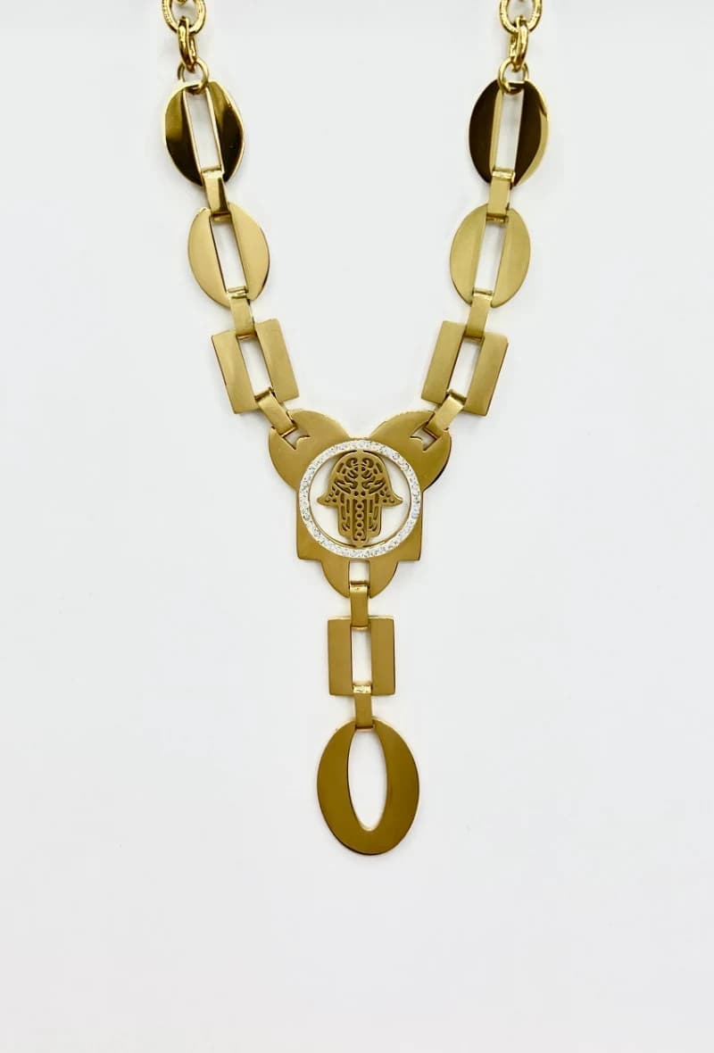 Collier main