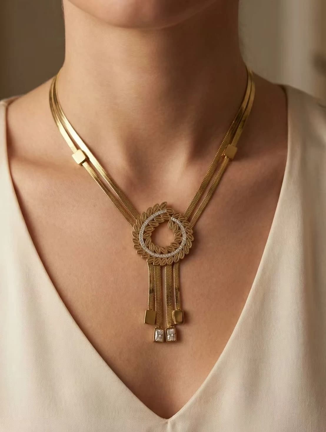 Collier feuille arrondie