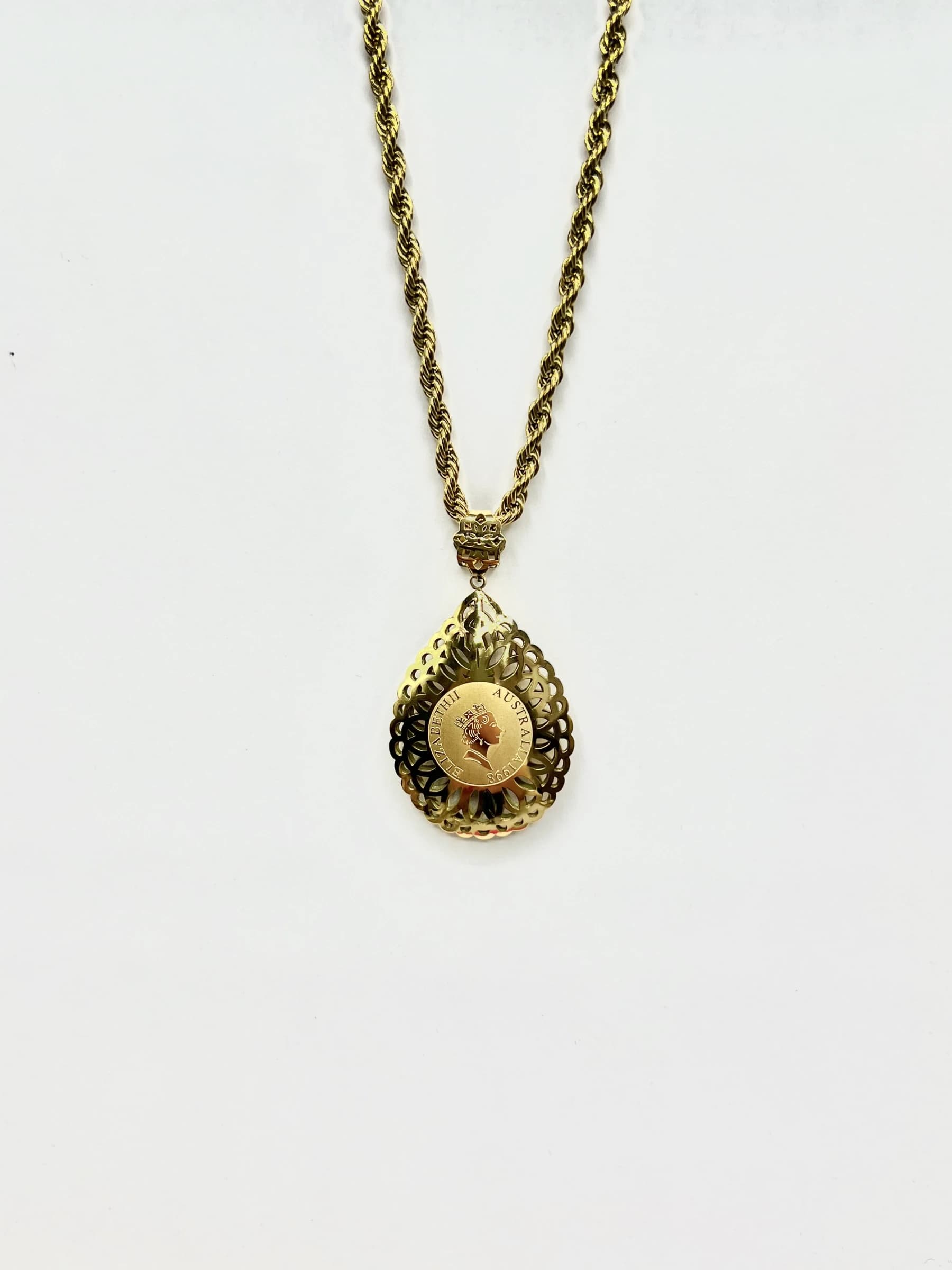 Collier Elizabeth goutte