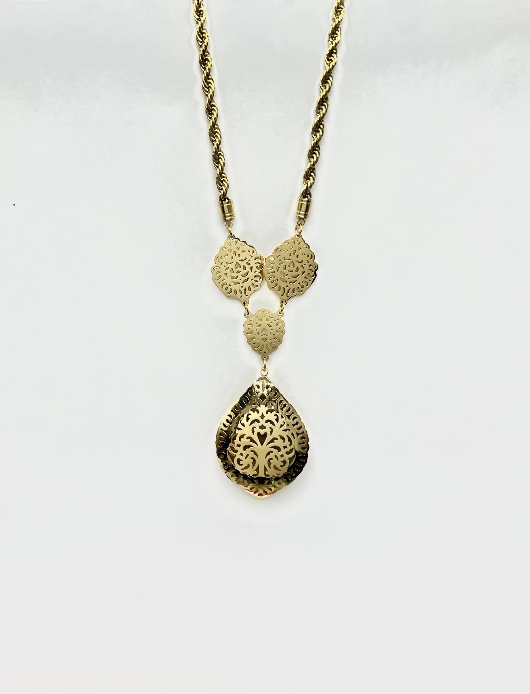 Collier goutte oriental