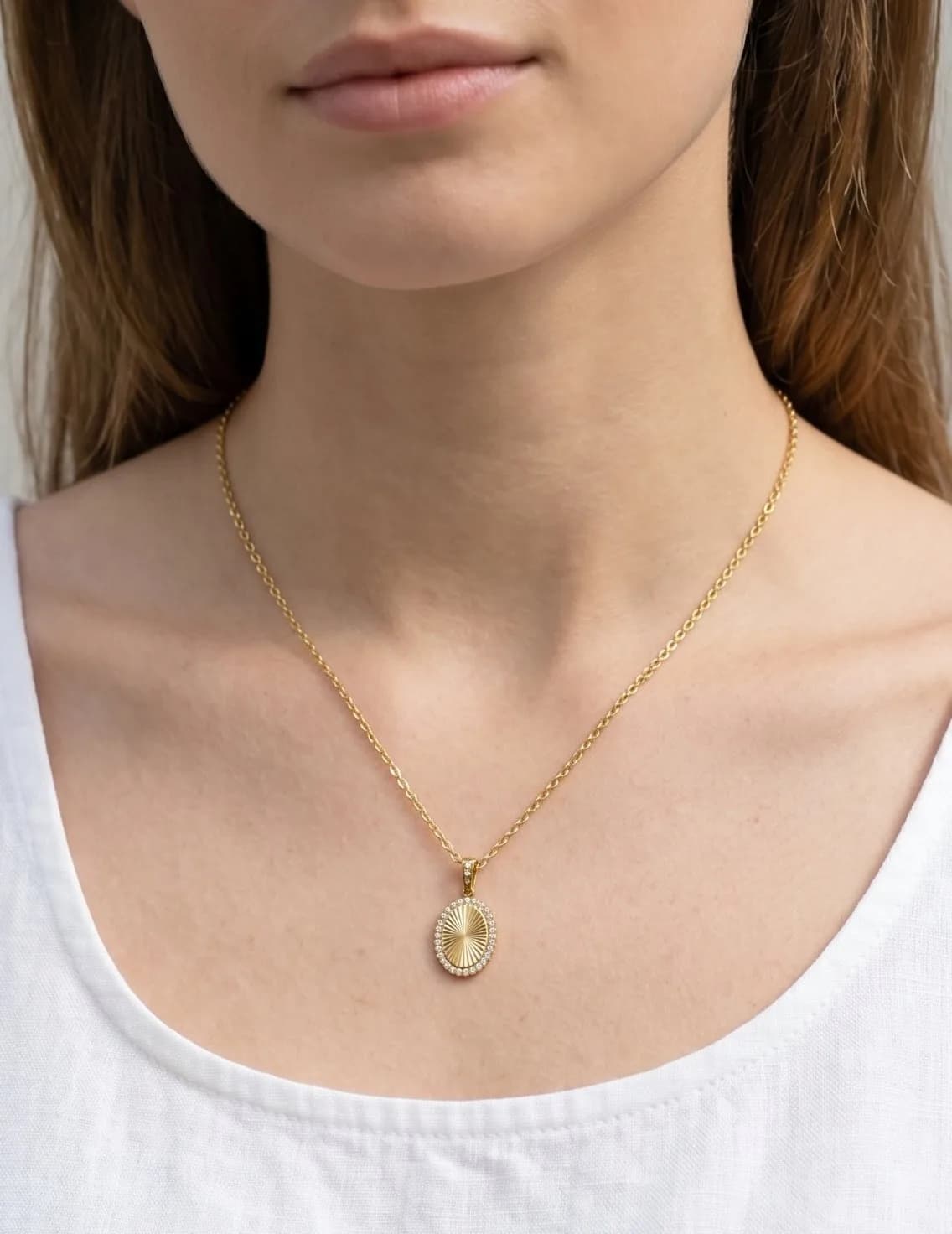 Collier ovale strass