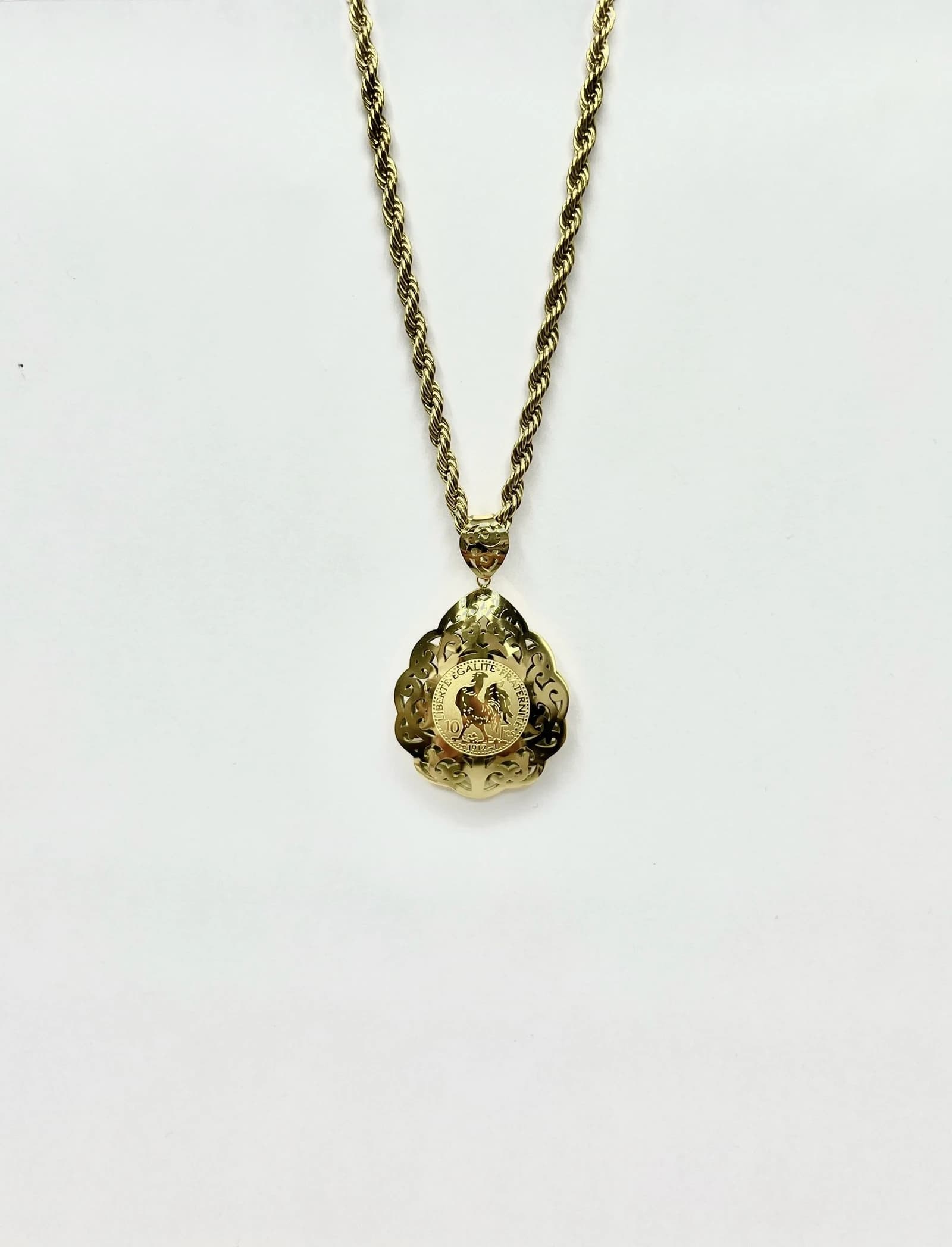 Collier coq goutte