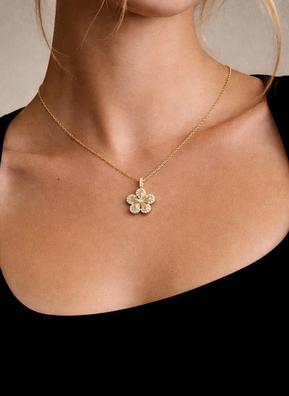 Collier fleur strass