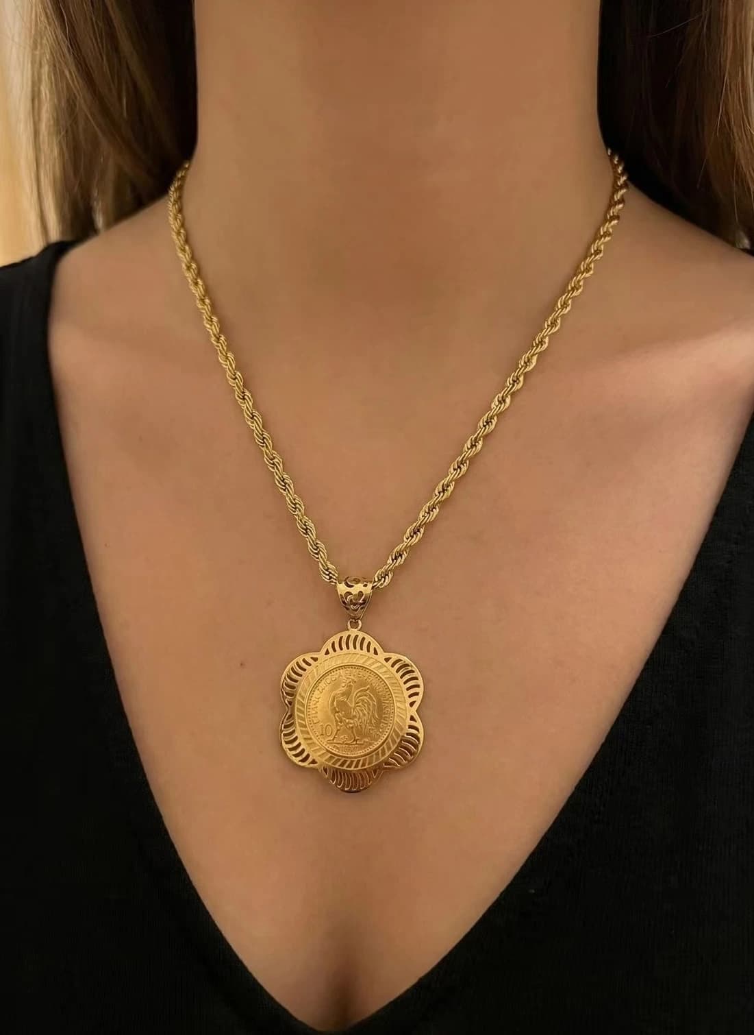 Collier coq fleur