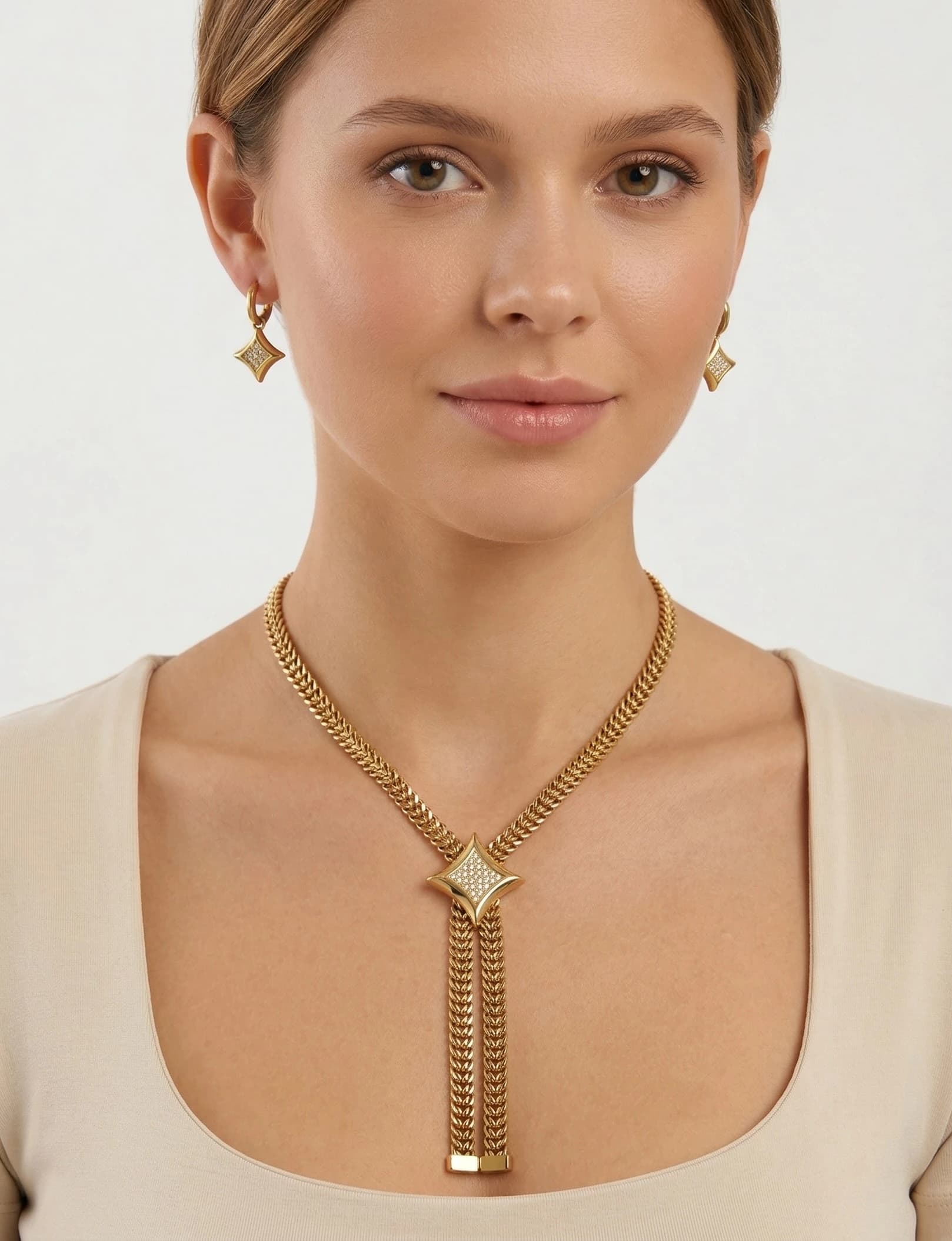 Collier carré oriental
