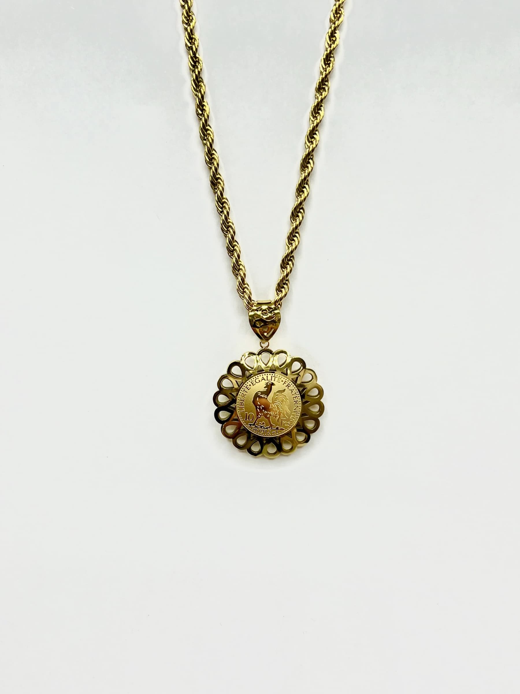 Collier coq fleur