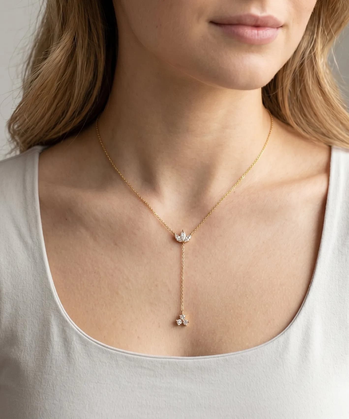 Collier Y fleur strass
