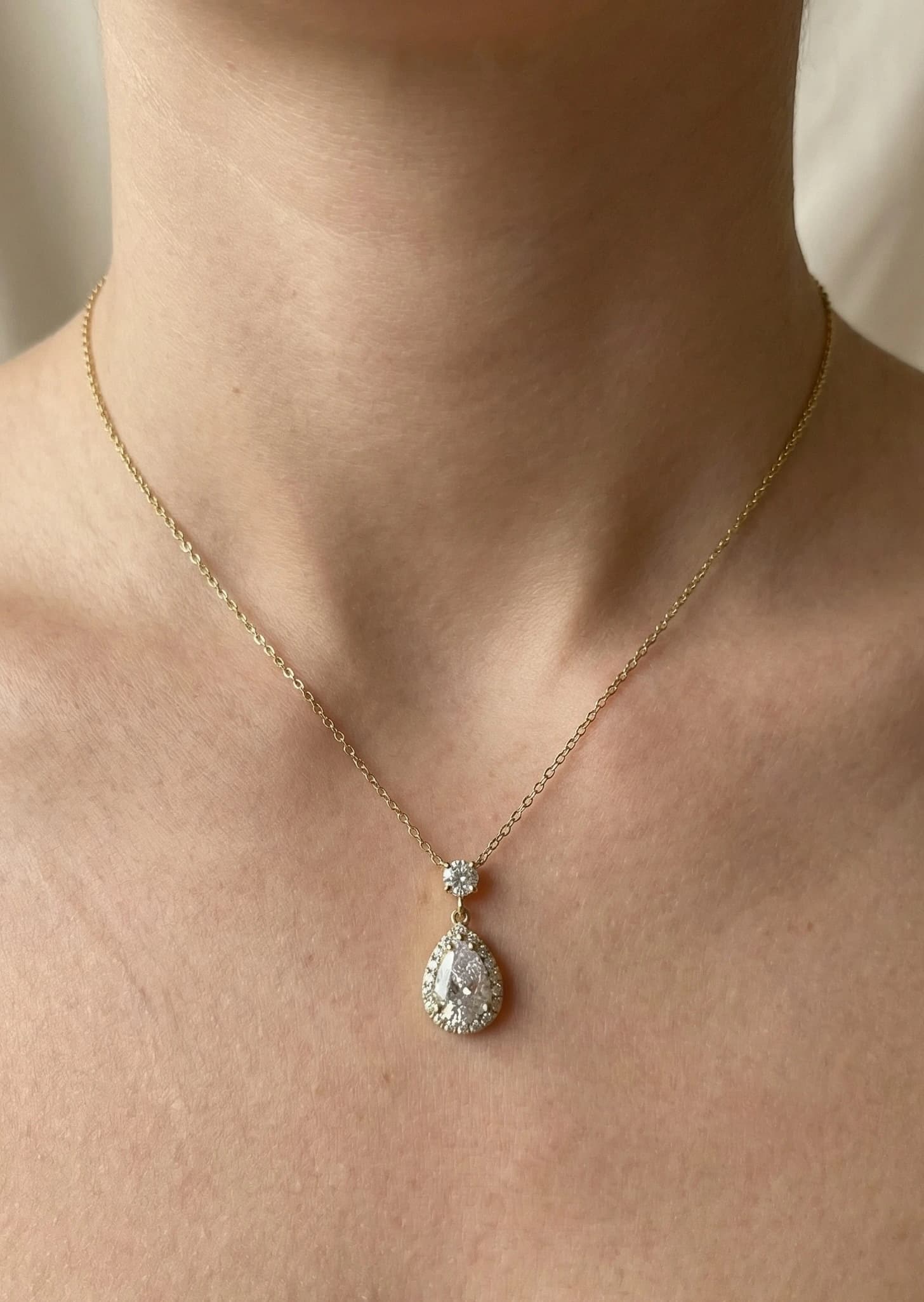 Collier goutte