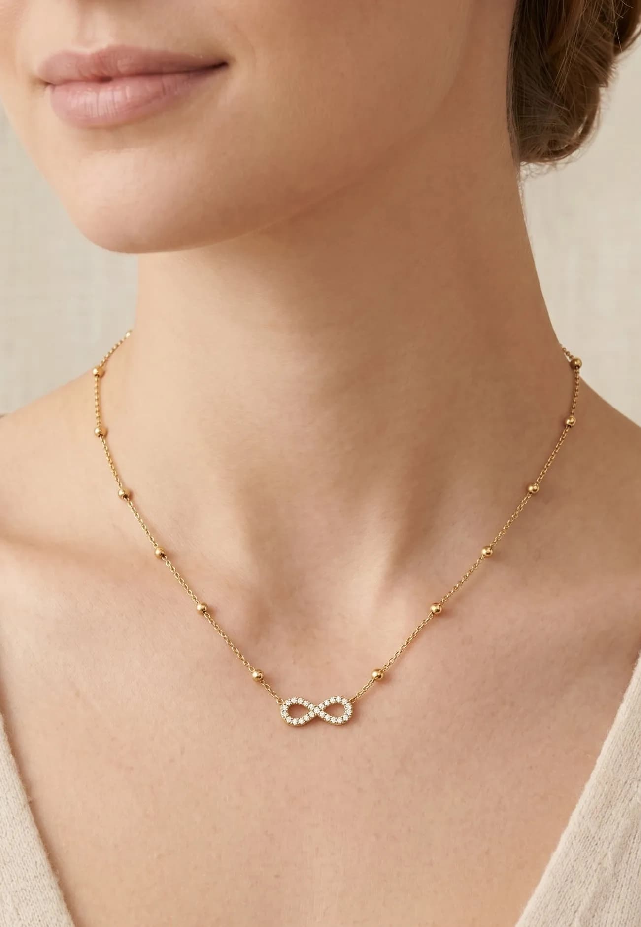 Collier infini strass