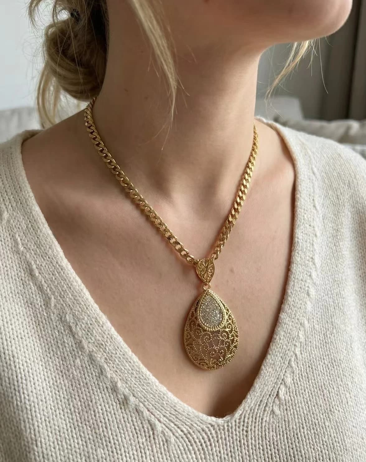 Collier goutte oriental