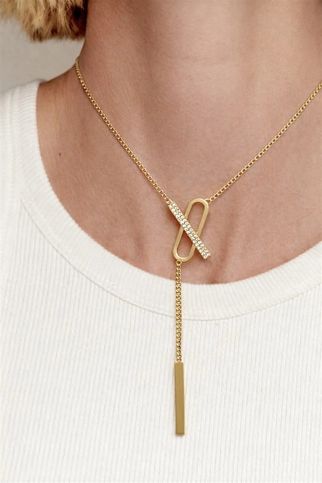 Collier ovale barre strass