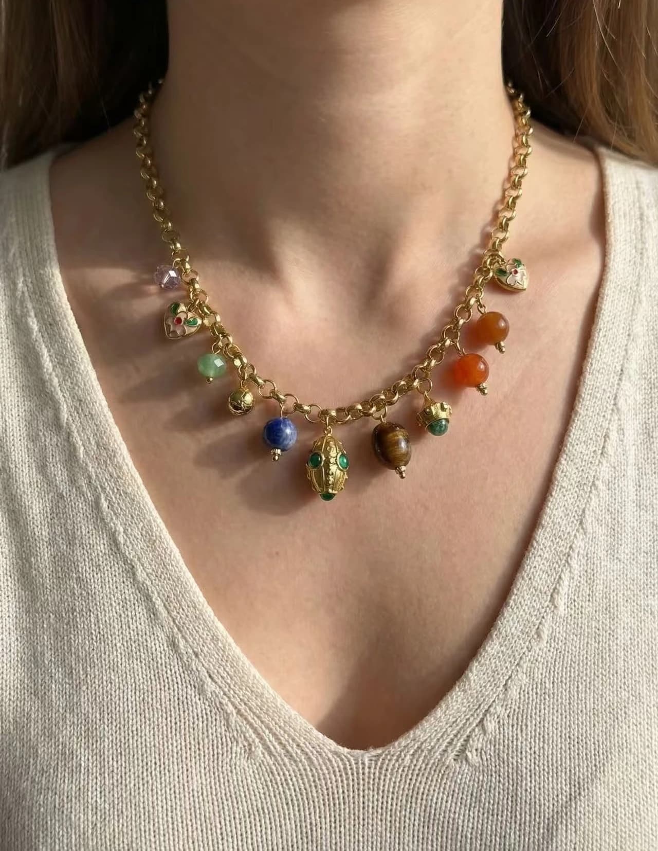 Collier oeuf coloré