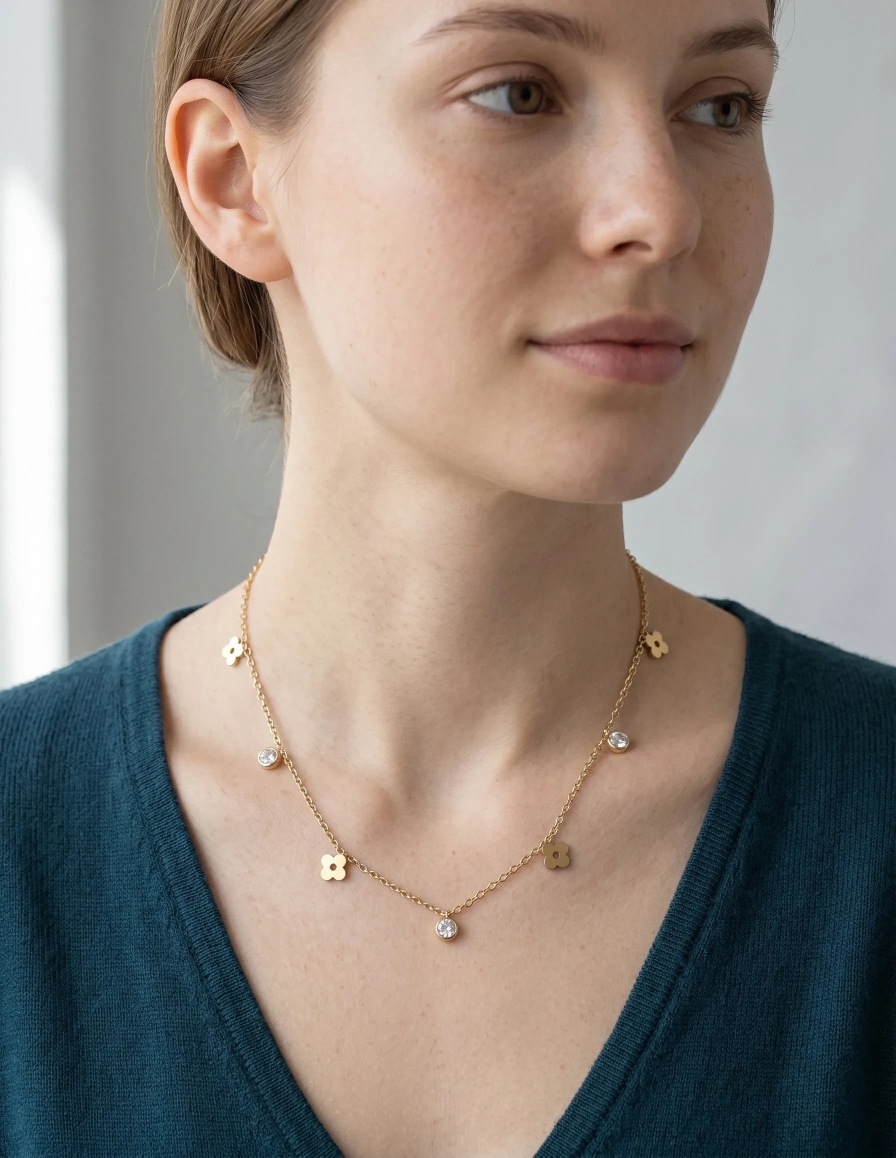 Collier trèfle avec des strass