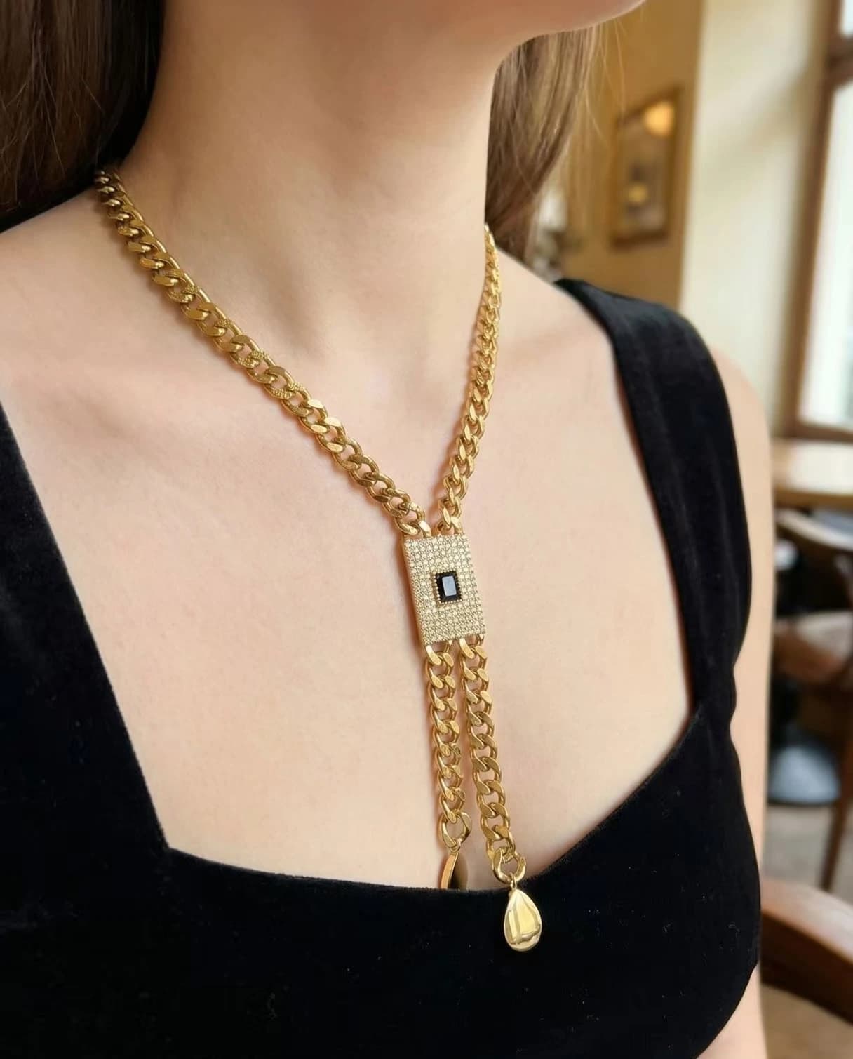 Collier doré Monaco