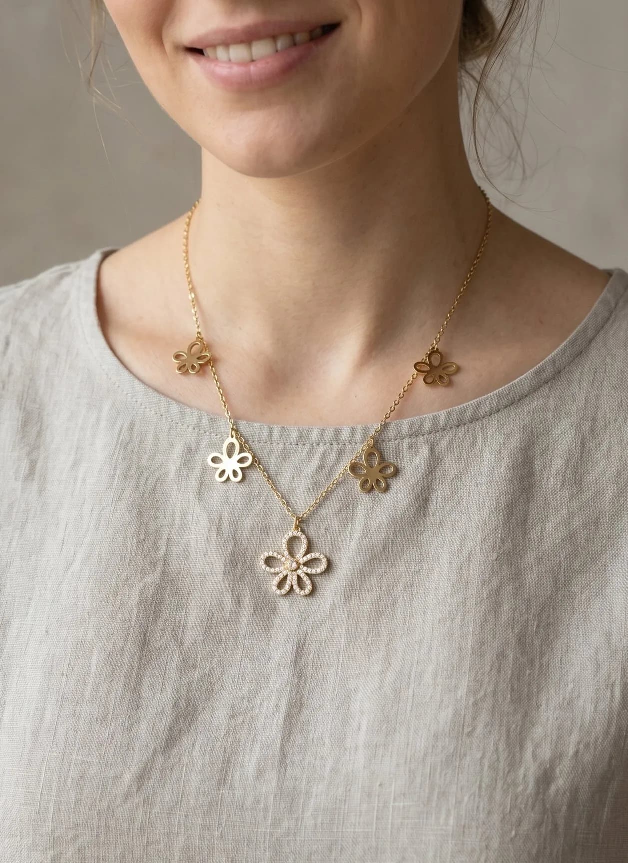 Collier fleur strass